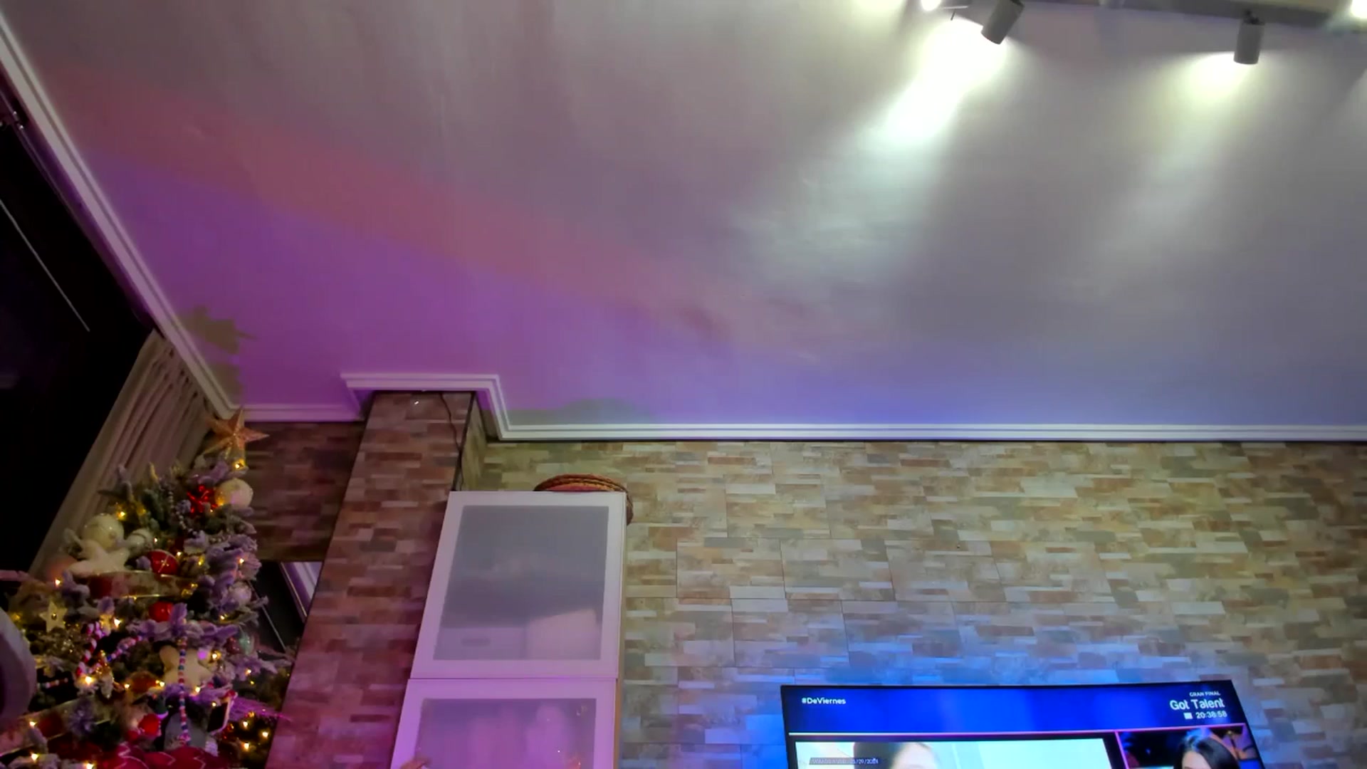 Gallery image thumbnail from Alesia_'s myfreecams stream on, 12/21/2024, 24:41 image 18 of 20