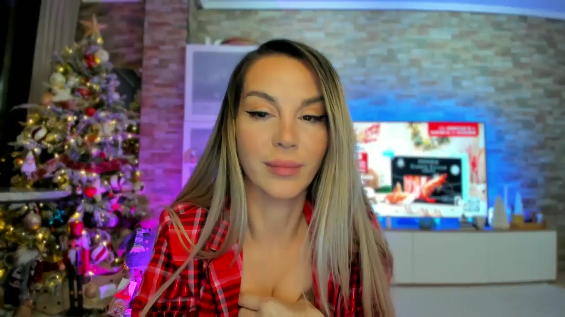 Gallery image thumbnail from Alesia_'s myfreecams stream on, 12/22/2024, 24:01 image 5 of 20