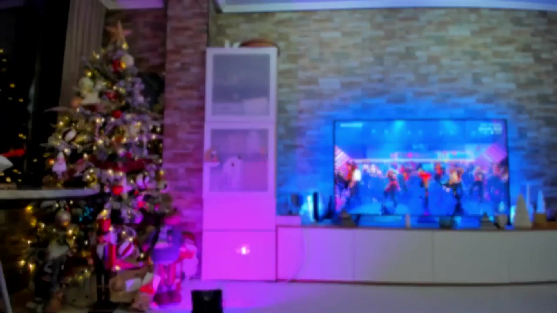 Gallery image thumbnail from Alesia_'s myfreecams stream on, 12/22/2024, 24:01 image 11 of 20
