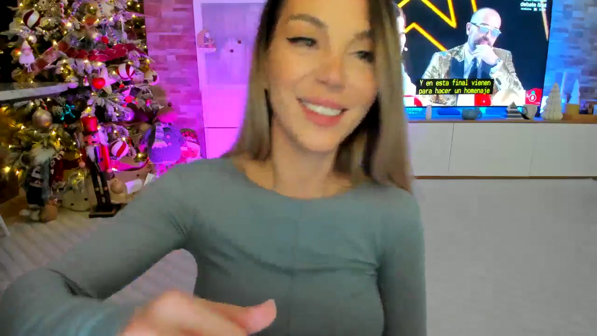 Gallery image thumbnail from Alesia_'s myfreecams stream on, 12/22/2024, 01:03 image 14 of 20