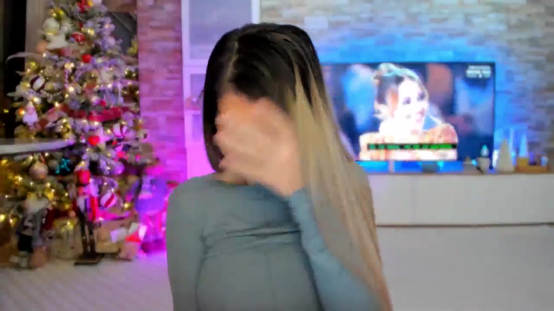 Gallery image thumbnail from Alesia_'s myfreecams stream on, 12/22/2024, 01:03 image 9 of 20