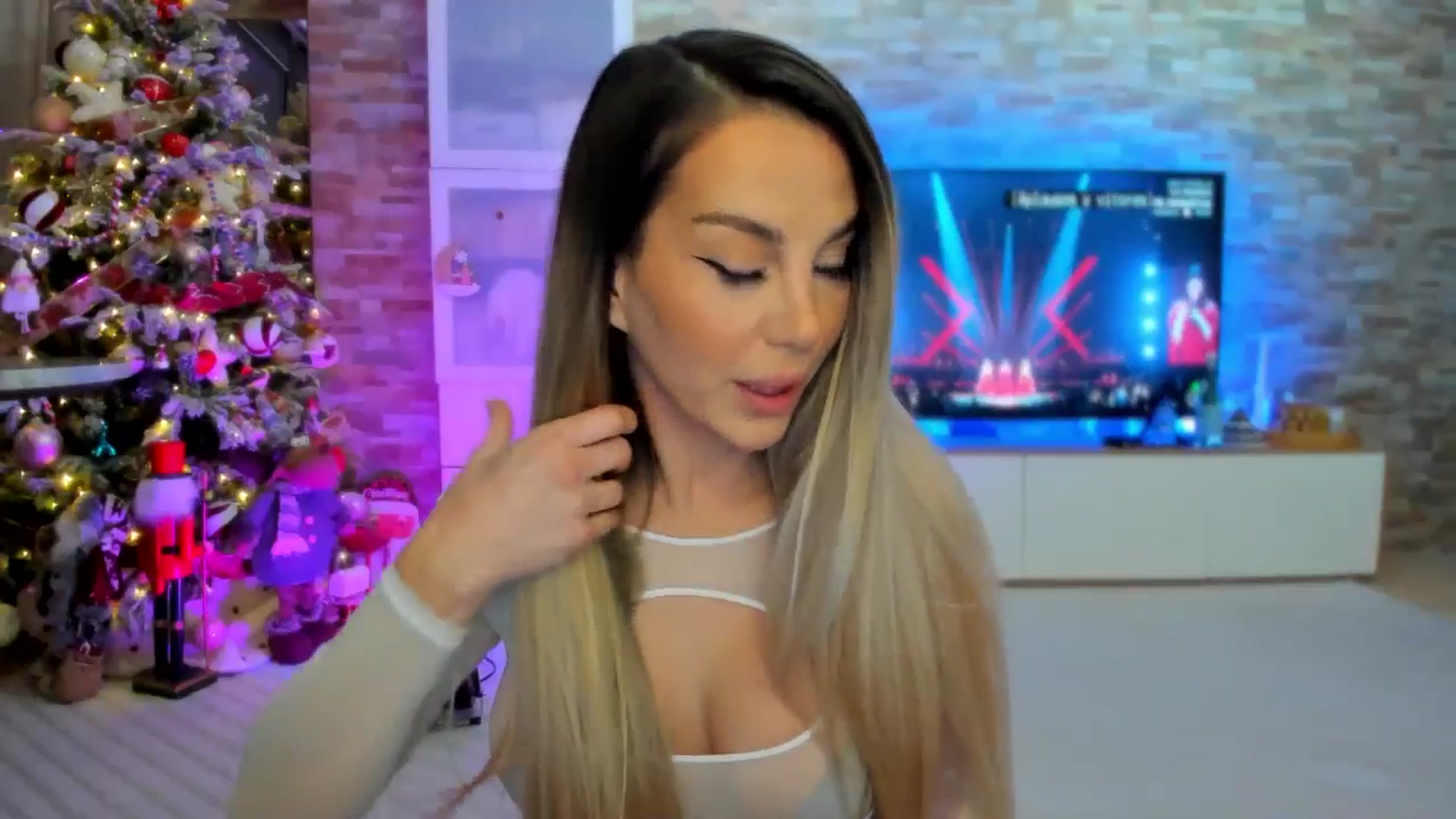 Gallery image thumbnail from Alesia_'s myfreecams stream on, 12/29/2024, 24:04 image 13 of 20