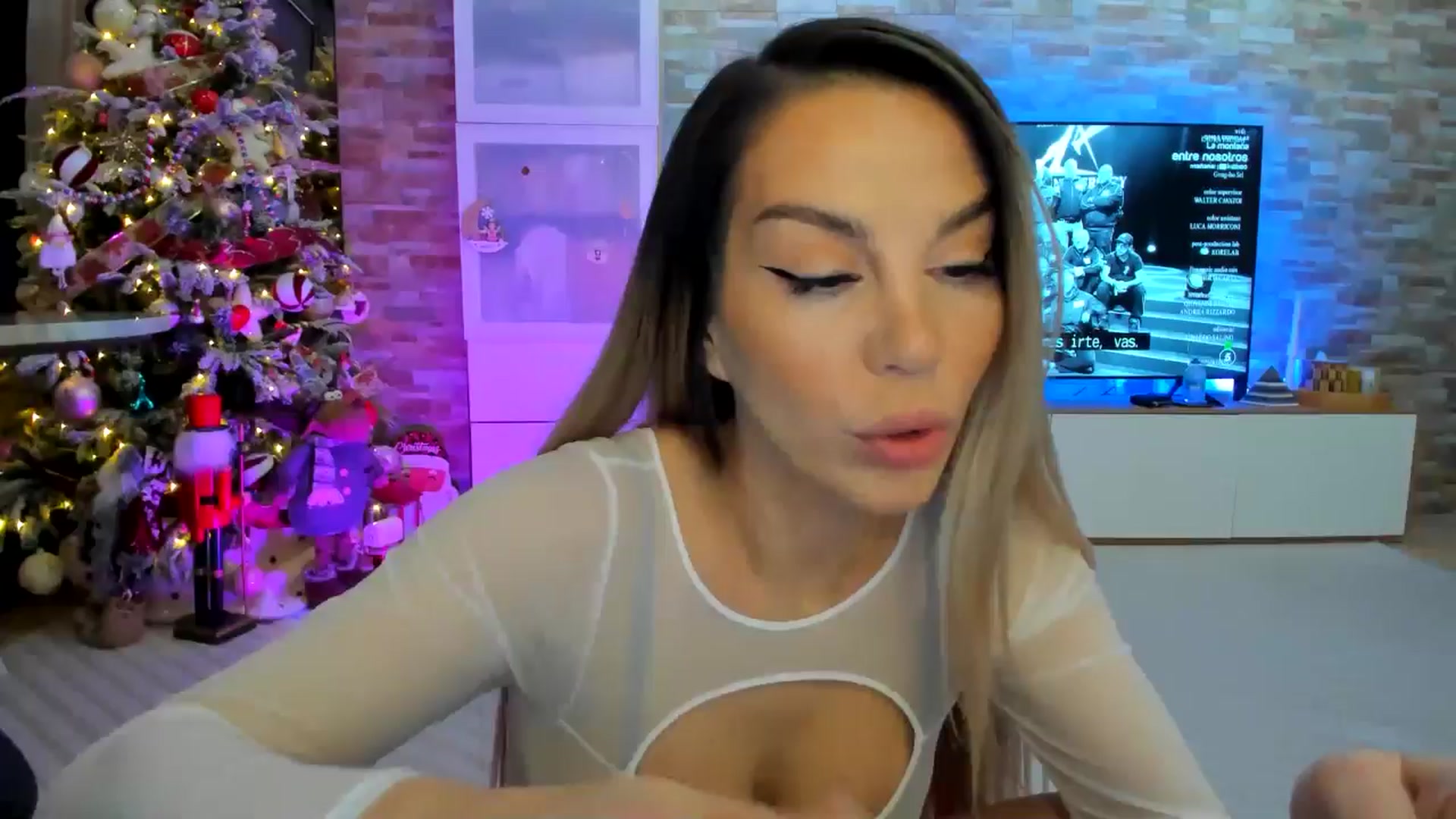 Gallery image thumbnail from Alesia_'s myfreecams stream on, 12/29/2024, 01:50 image 9 of 20