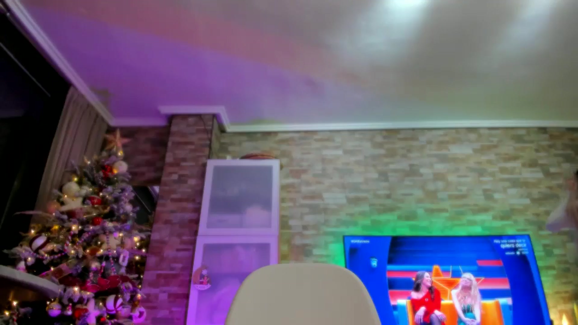 Gallery image thumbnail from Alesia_'s myfreecams stream on, 01/03/2025, 01:43 image 7 of 20