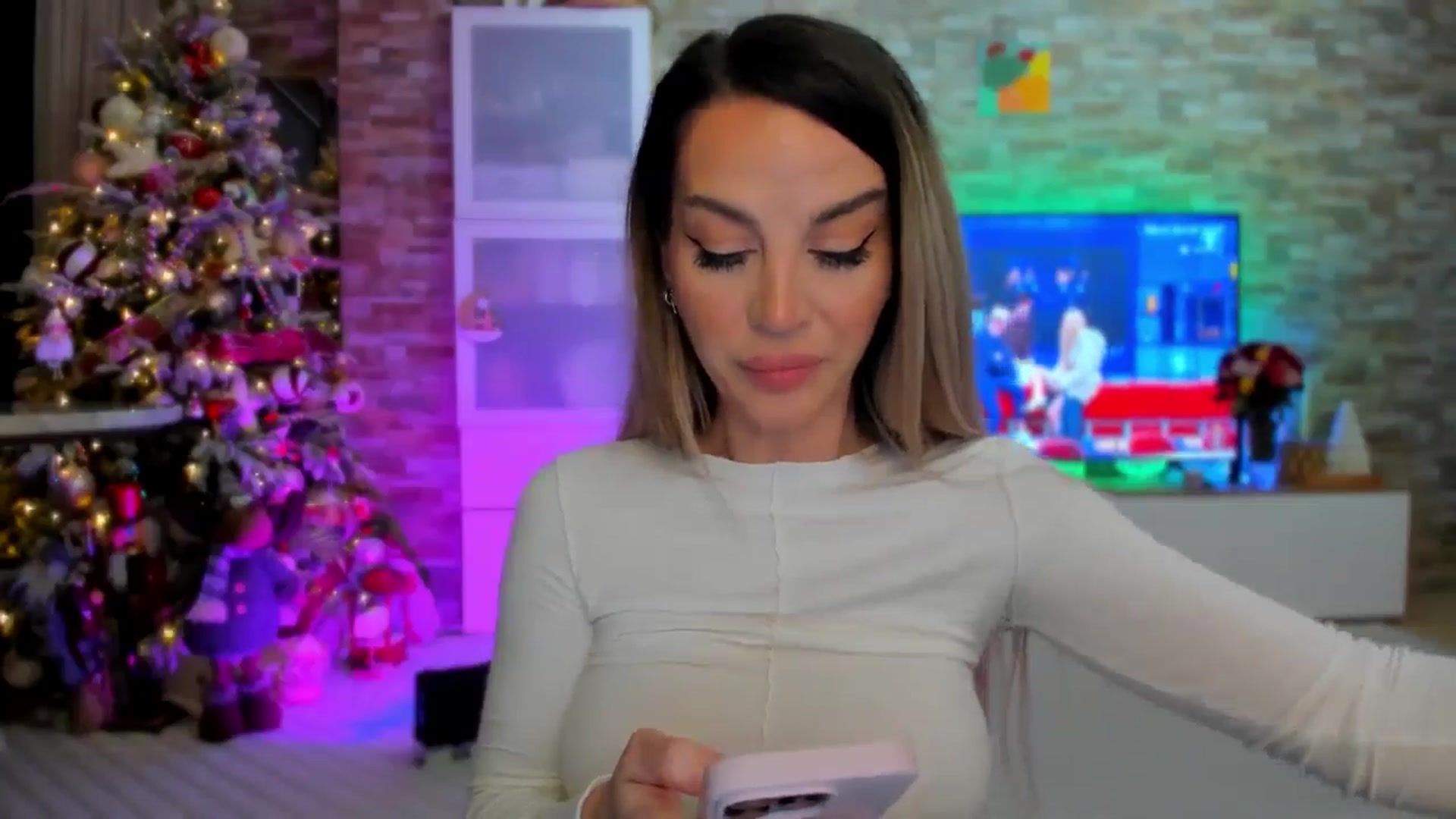 Gallery image thumbnail from Alesia_'s myfreecams stream on, 01/08/2025, 24:37 image 12 of 20