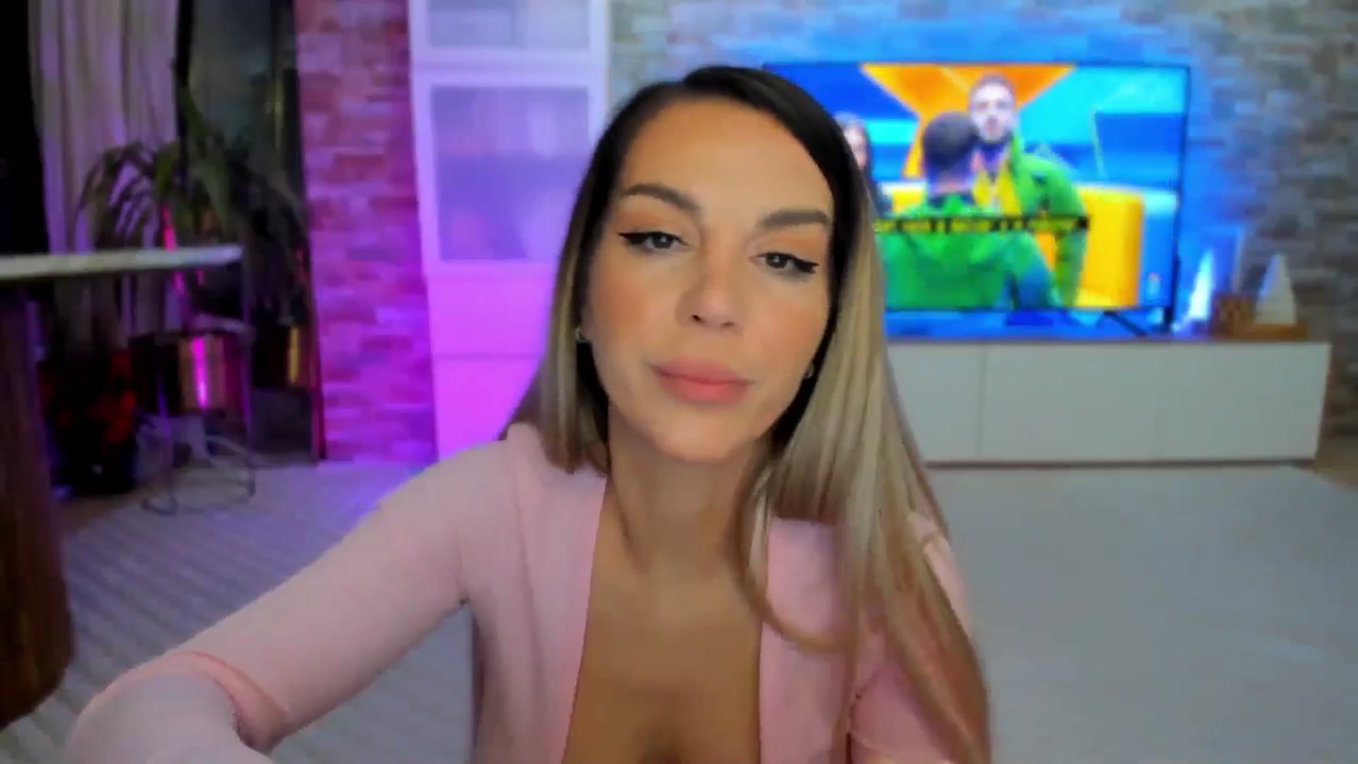 Gallery image thumbnail from Alesia_'s myfreecams stream on, 01/10/2025, 01:25 image 18 of 20