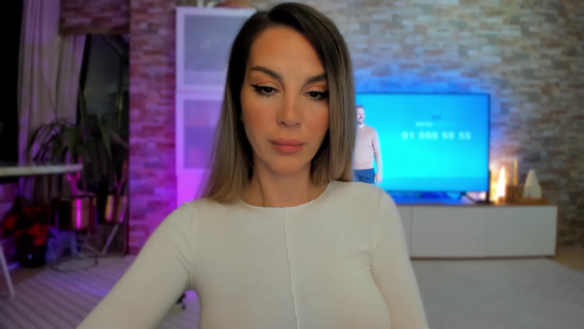Gallery image thumbnail from Alesia_'s myfreecams stream on, 01/11/2025, 24:02 image 1 of 20