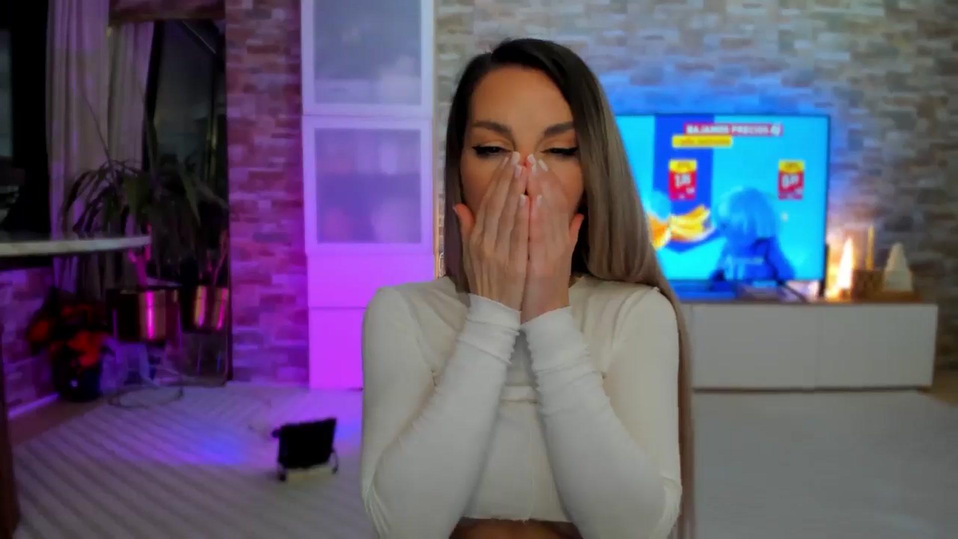 Gallery image thumbnail from Alesia_'s myfreecams stream on, 01/12/2025, 24:57 image 12 of 20