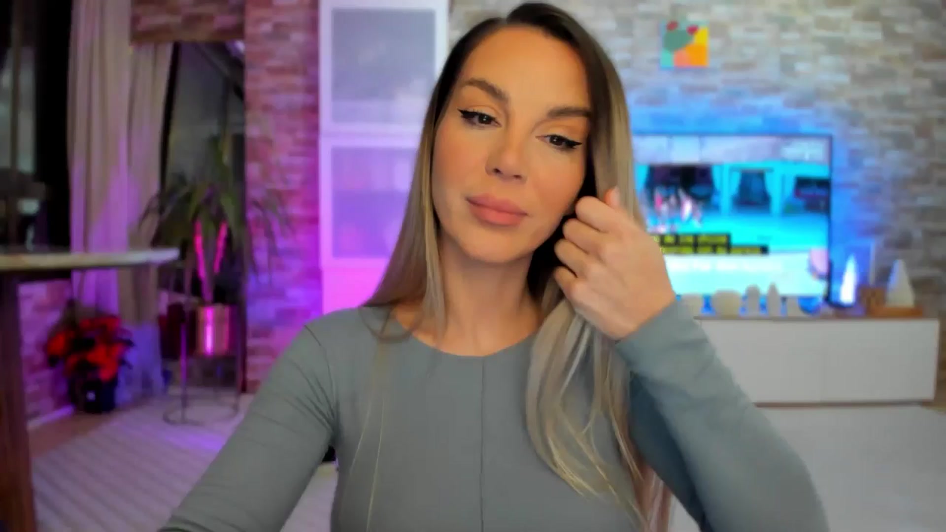 Gallery image thumbnail from Alesia_'s myfreecams stream on, 01/13/2025, 24:03 image 1 of 20