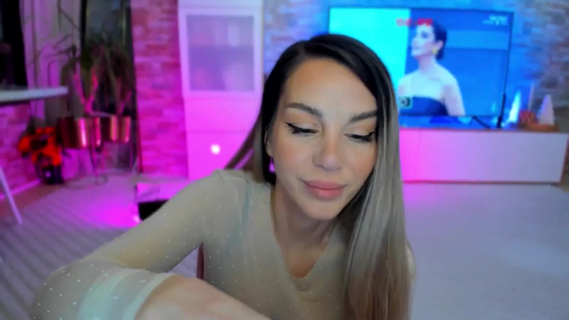Gallery image thumbnail from Alesia_'s myfreecams stream on, 01/16/2025, 24:38 image 7 of 20