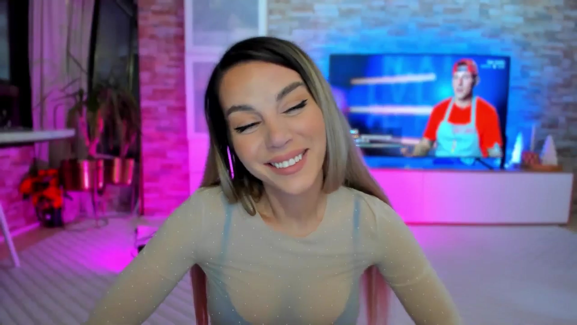 Gallery image thumbnail from Alesia_'s myfreecams stream on, 01/16/2025, 24:38 image 3 of 20