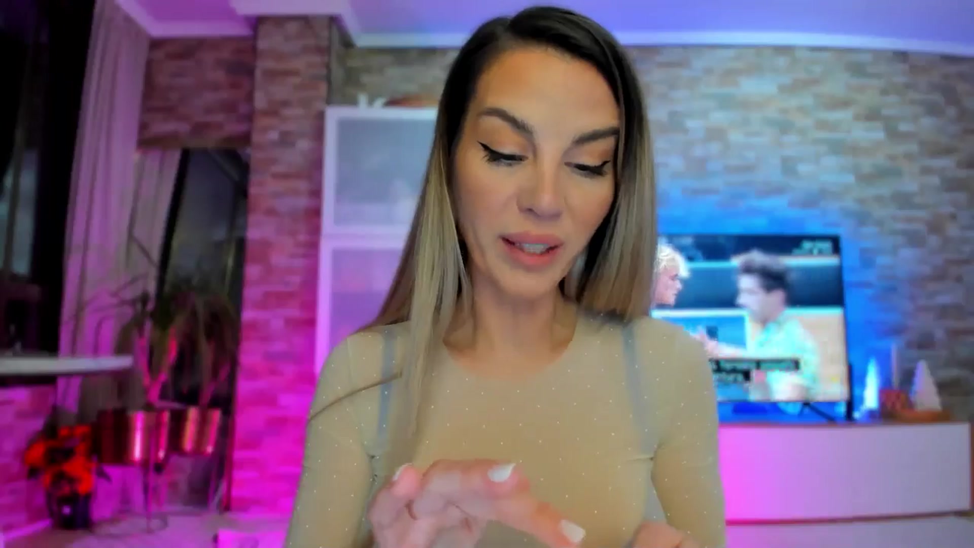 Gallery image thumbnail from Alesia_'s myfreecams stream on, 01/16/2025, 24:41 image 12 of 20