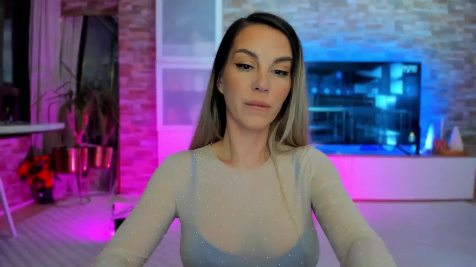 Gallery image thumbnail from Alesia_'s myfreecams stream on, 01/16/2025, 24:41 image 14 of 20