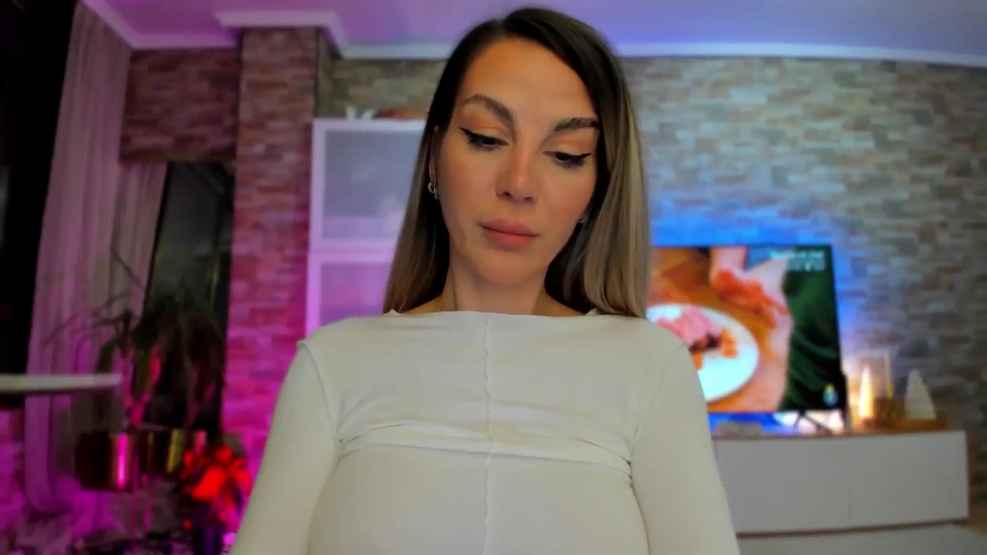 Gallery image thumbnail from Alesia_'s myfreecams stream on, 01/19/2025, 24:44 image 9 of 20