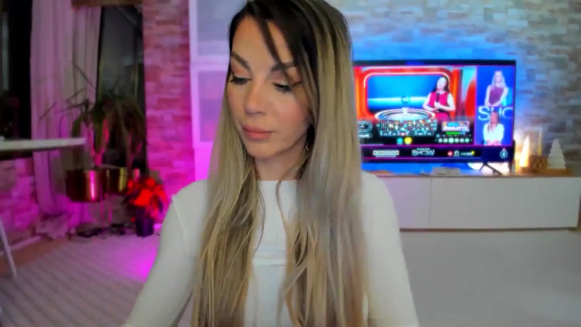 Gallery image thumbnail from Alesia_'s myfreecams stream on, 01/19/2025, 02:03 image 11 of 20
