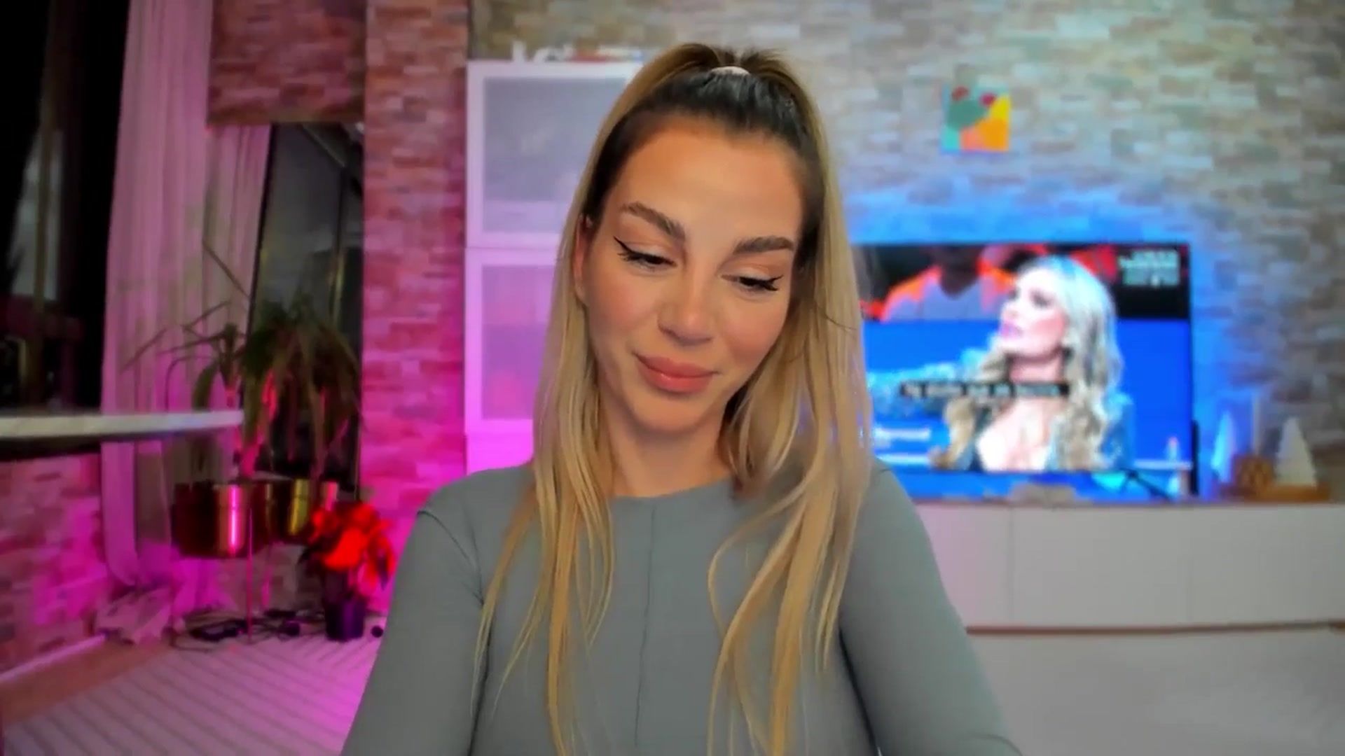 Gallery image thumbnail from Alesia_'s myfreecams stream on, 01/20/2025, 24:39 image 8 of 20