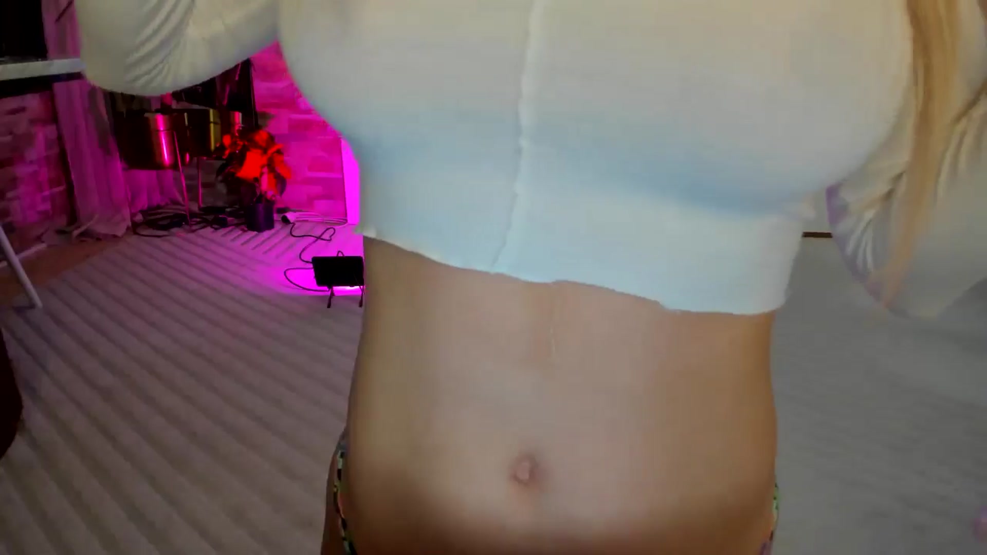 Gallery image thumbnail from Alesia_'s myfreecams stream on, 01/21/2025, 24:02 image 16 of 20