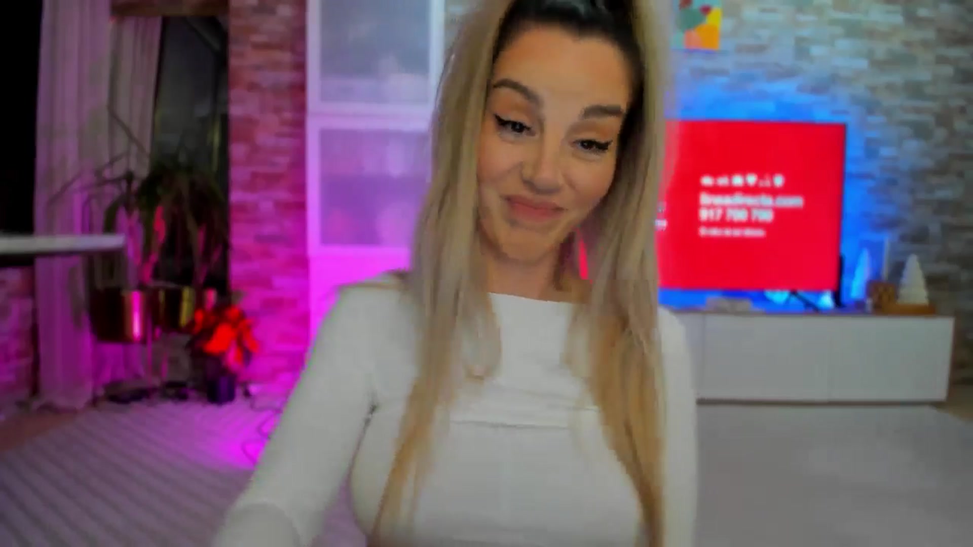 Gallery image thumbnail from Alesia_'s myfreecams stream on, 01/21/2025, 24:02 image 5 of 20