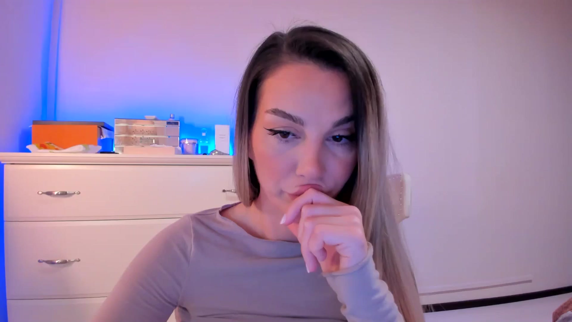 Gallery image thumbnail from Alesia_'s myfreecams stream on, 01/23/2025, 23:26 image 9 of 20