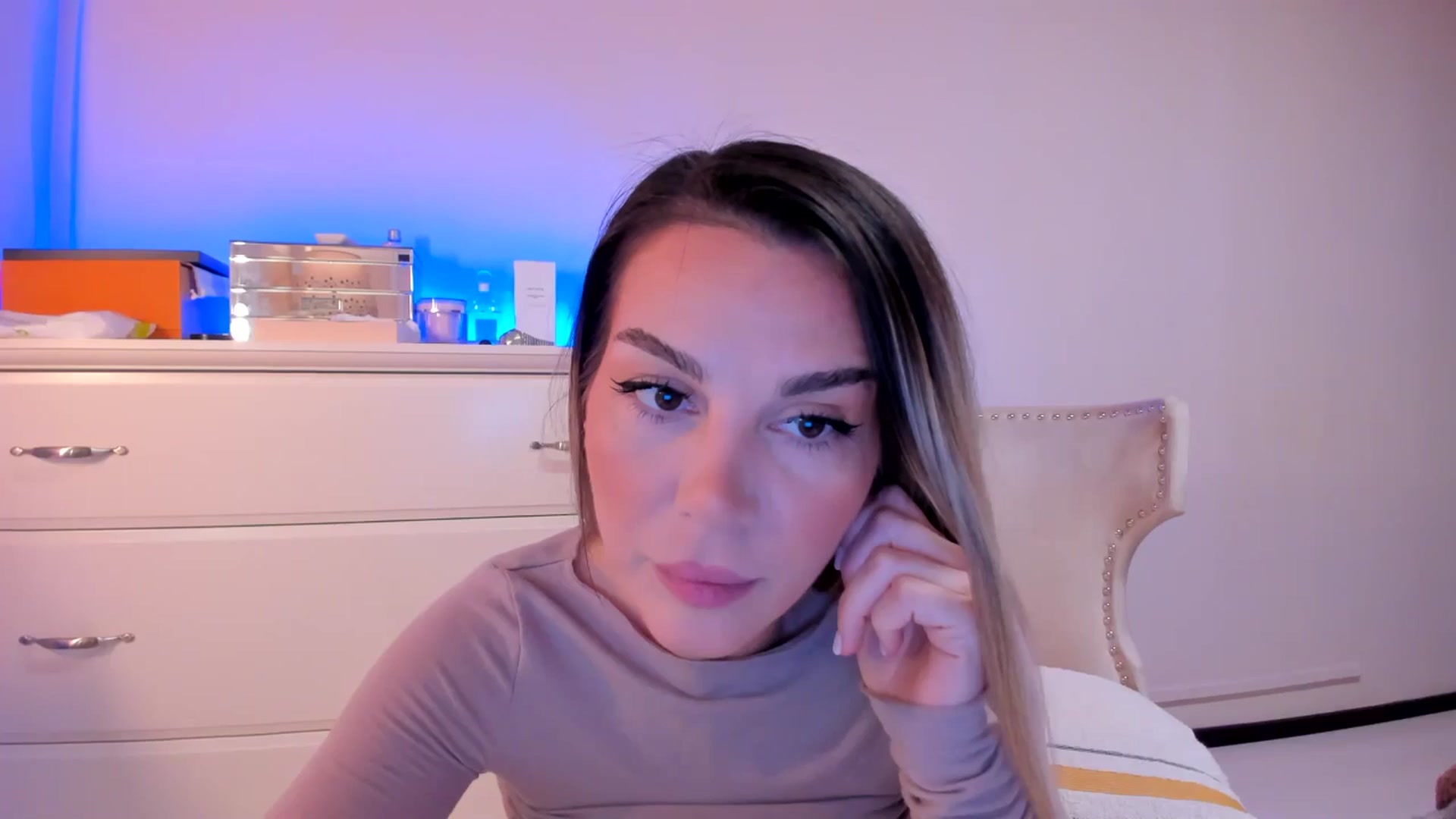 Gallery image thumbnail from Alesia_'s myfreecams stream on, 01/23/2025, 23:26 image 1 of 20