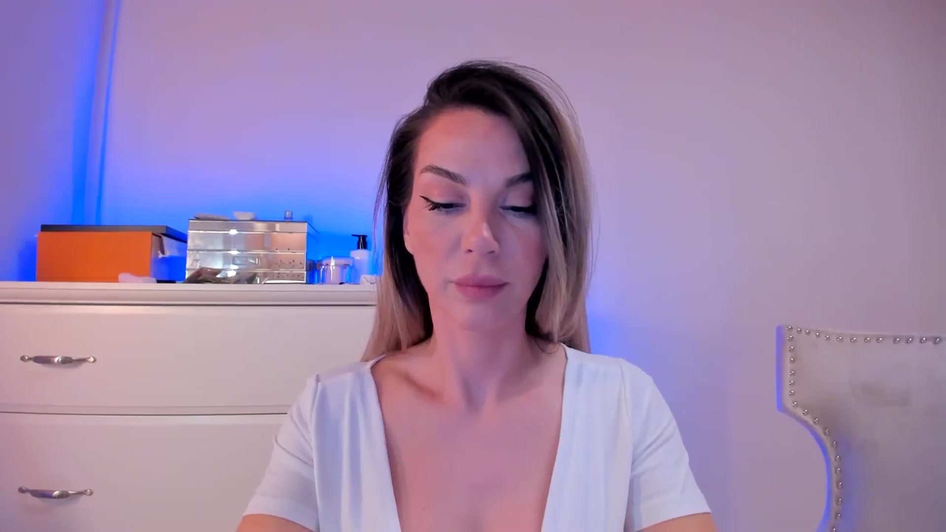 Gallery image thumbnail from Alesia_'s myfreecams stream on, 01/26/2025, 24:57 image 12 of 20