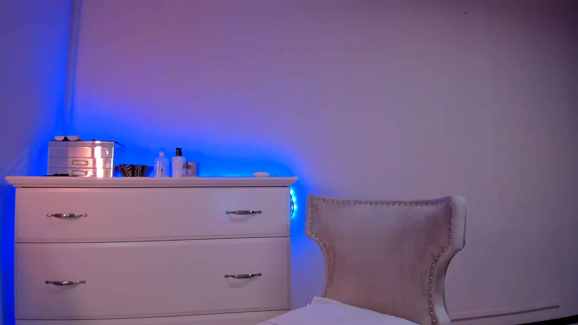 Gallery image thumbnail from Alesia_'s myfreecams stream on, 01/27/2025, 23:00 image 10 of 20