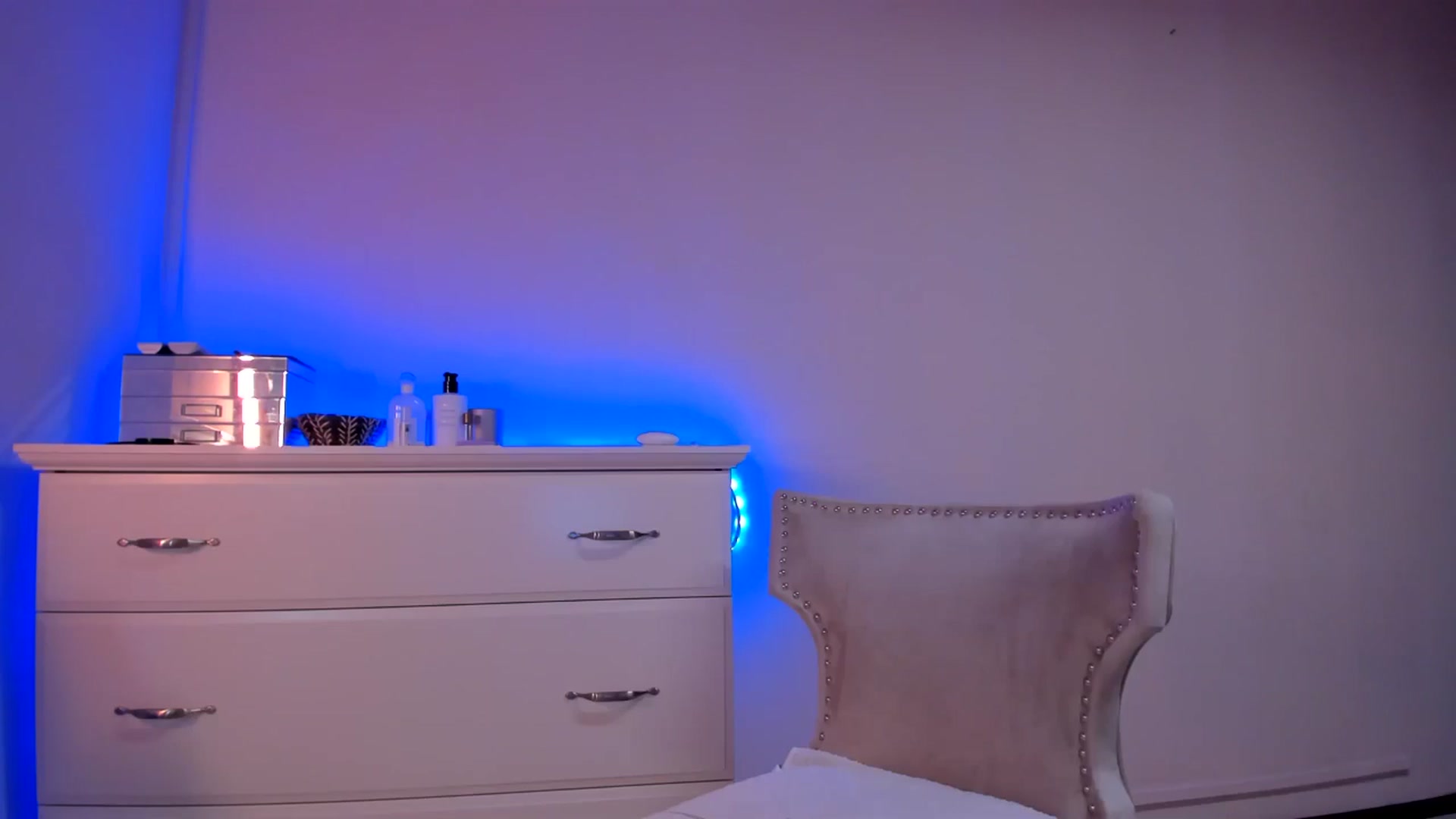 Gallery image thumbnail from Alesia_'s myfreecams stream on, 01/27/2025, 23:00 image 11 of 20