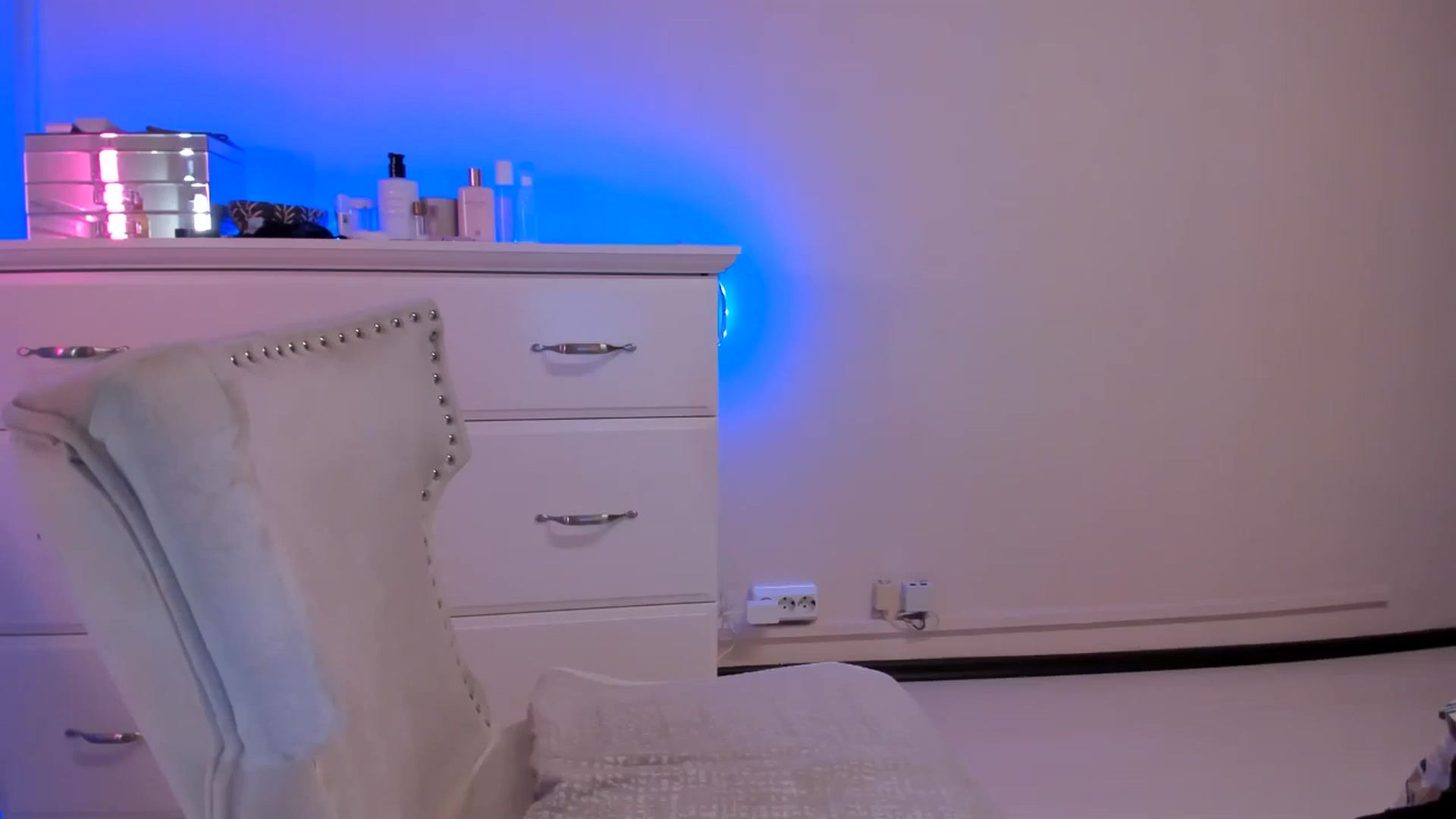 Gallery image thumbnail from Alesia_'s myfreecams stream on, 01/30/2025, 22:33 image 18 of 20