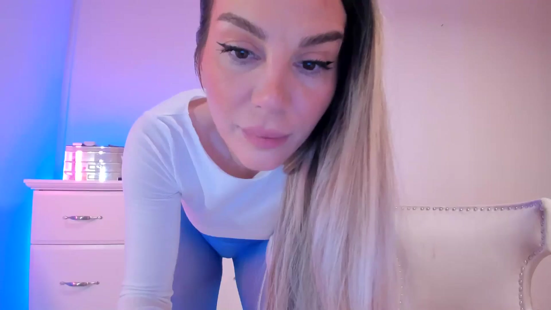 Gallery image thumbnail from Alesia_'s myfreecams stream on, 01/30/2025, 22:33 image 5 of 20