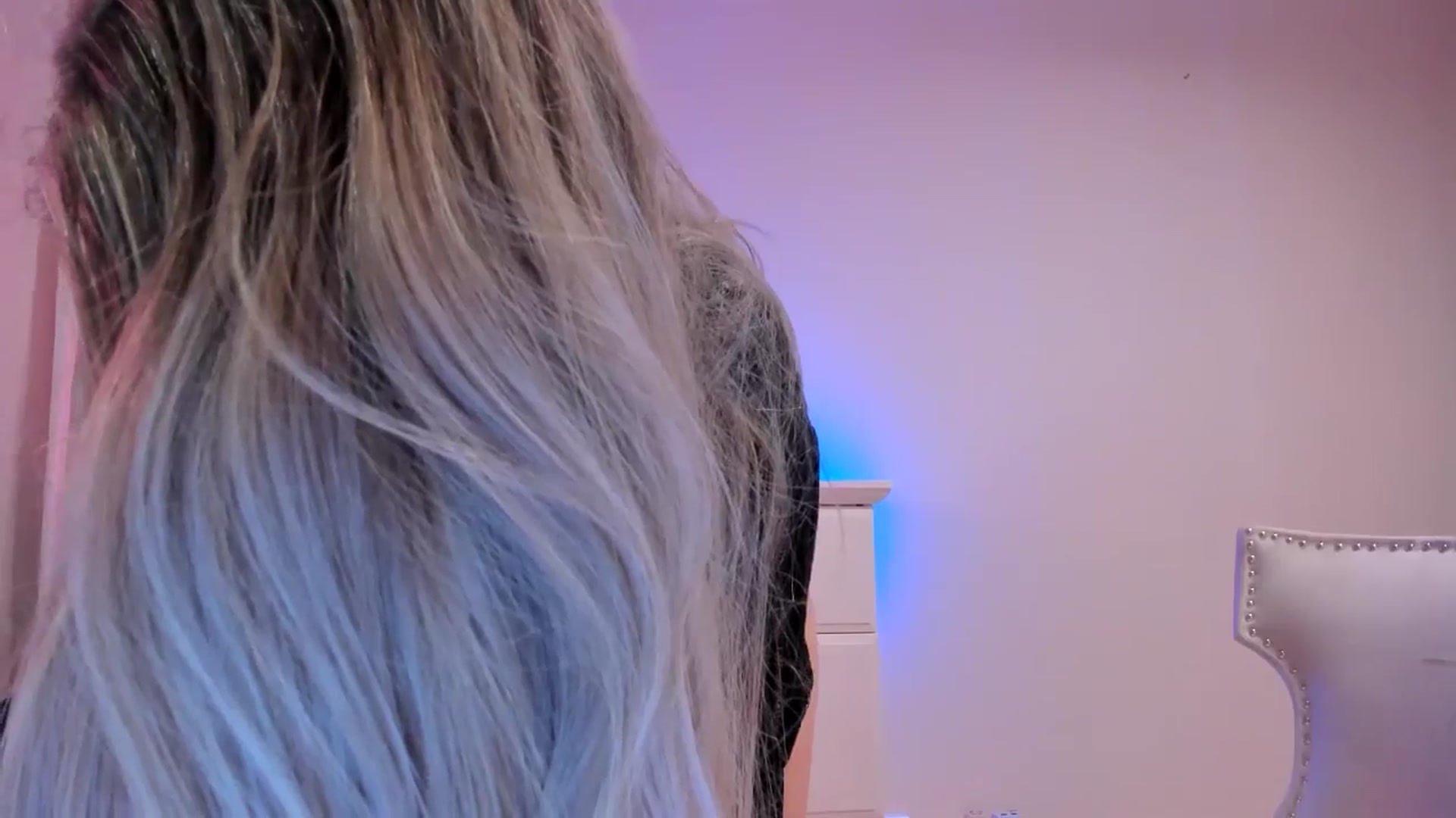 Gallery image thumbnail from Alesia_'s myfreecams stream on, 02/04/2025, 22:35 image 4 of 20