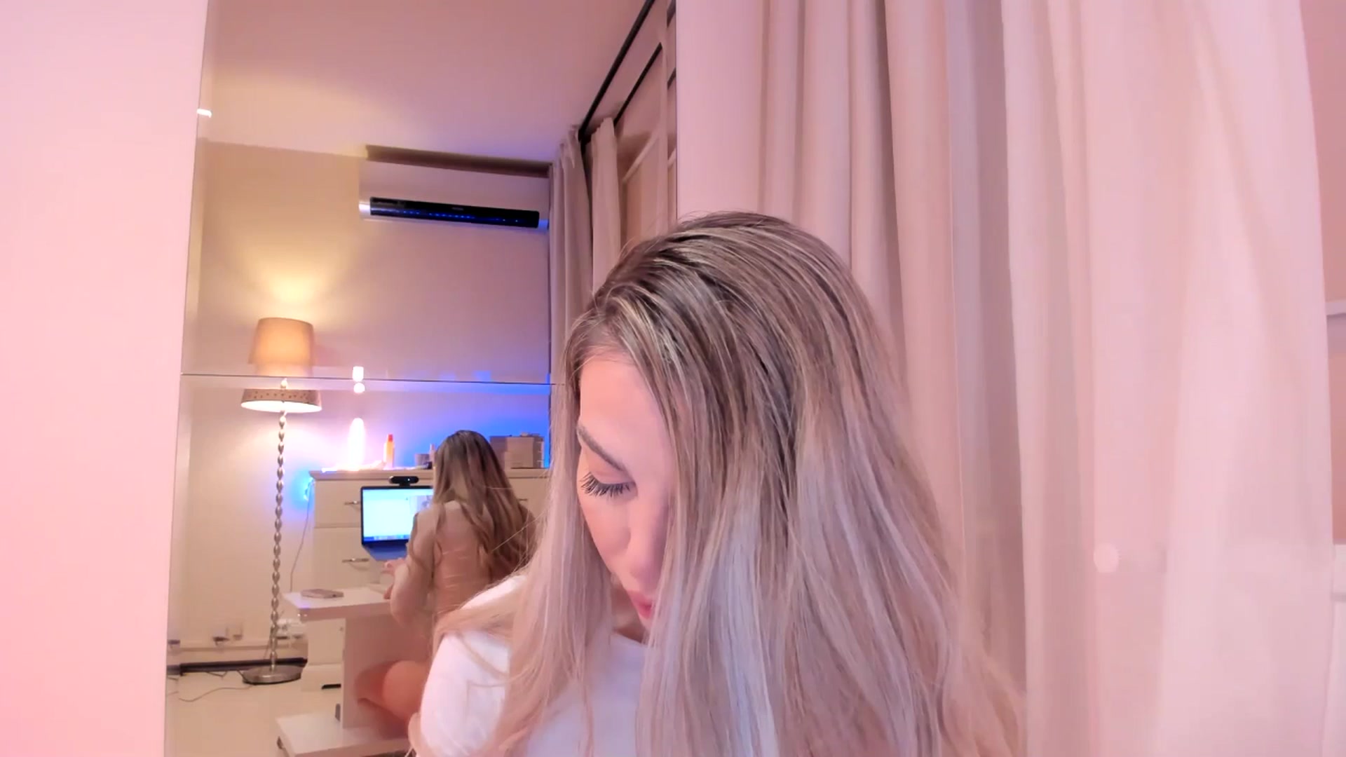 Gallery image thumbnail from Alesia_'s myfreecams stream on, 02/05/2025, 23:12 image 11 of 20