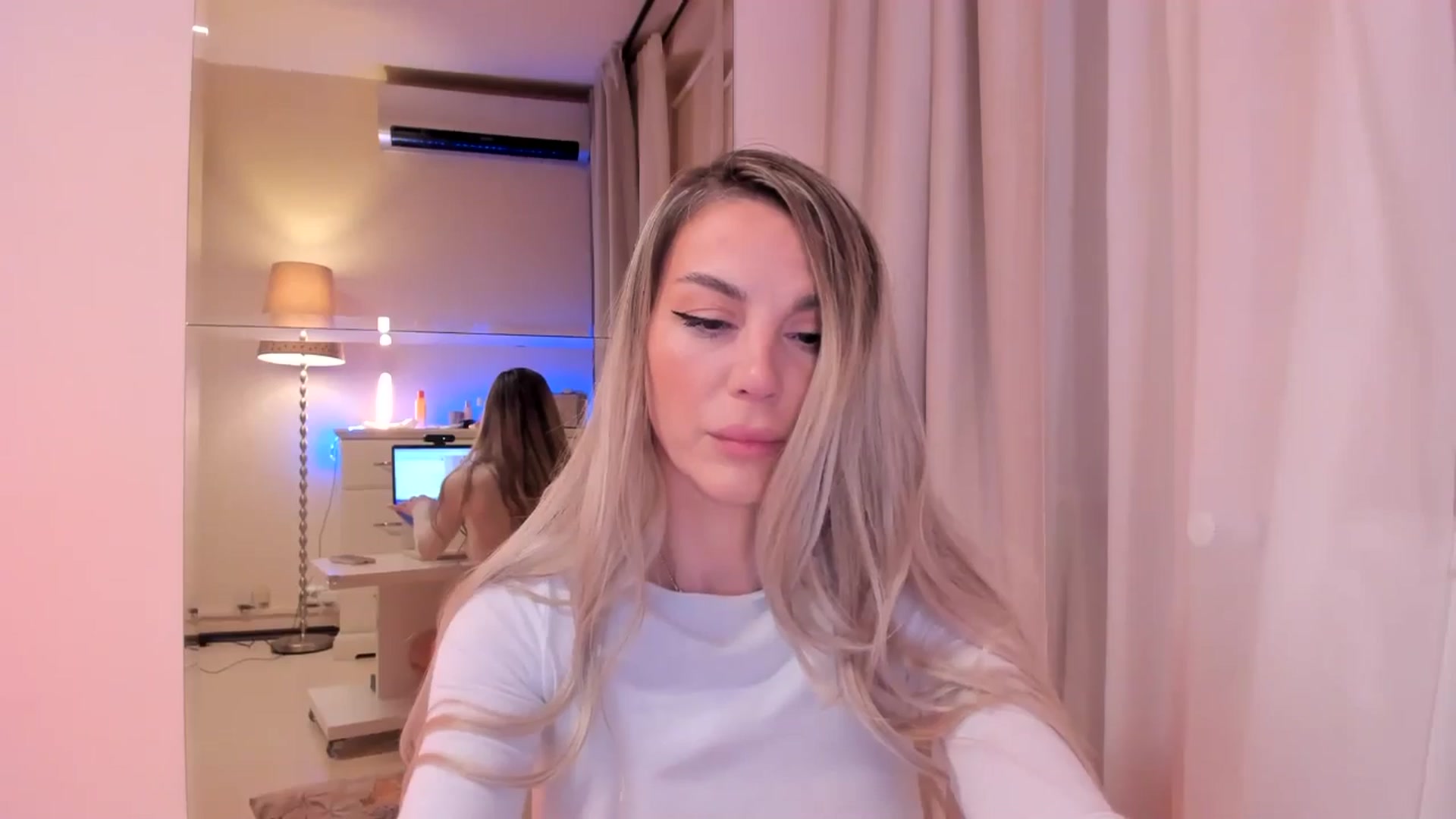 Gallery image thumbnail from Alesia_'s myfreecams stream on, 02/05/2025, 23:12 image 12 of 20