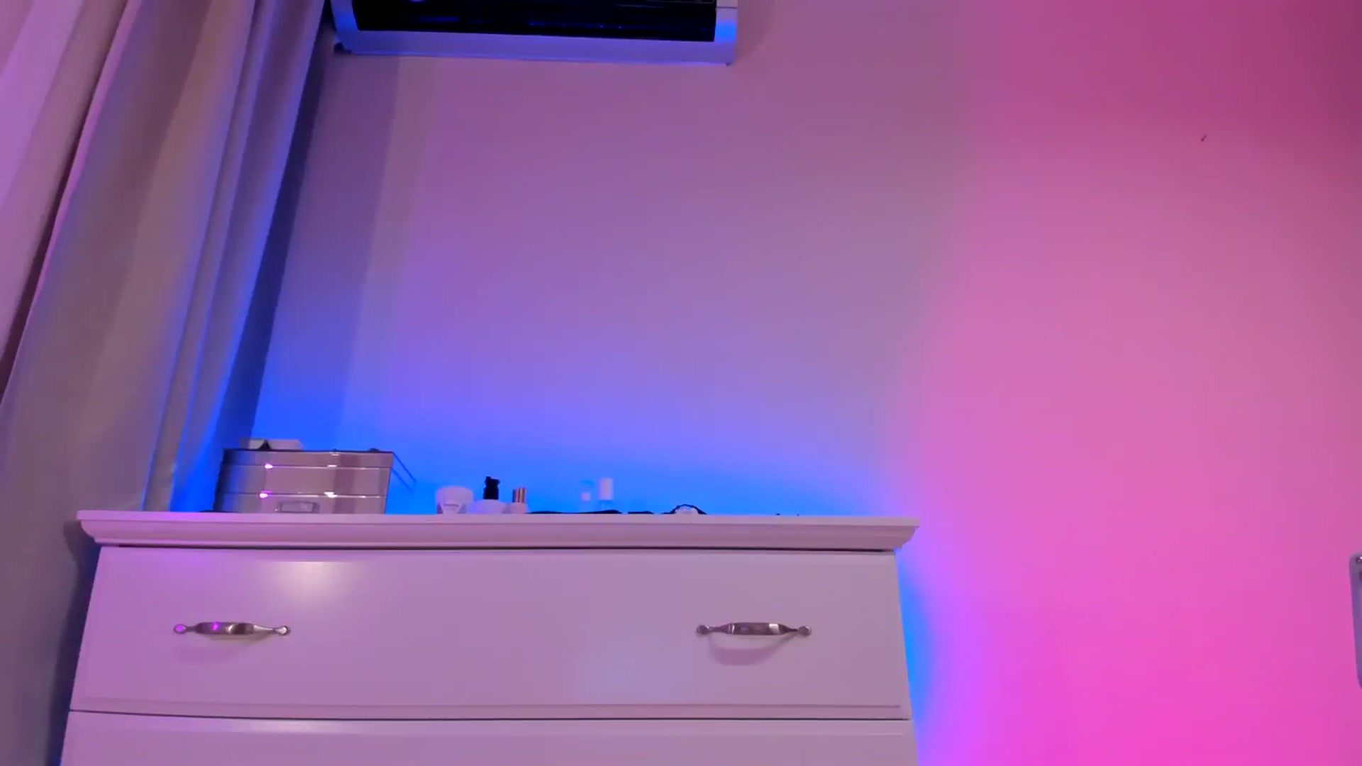Gallery image thumbnail from Alesia_'s myfreecams stream on, 02/07/2025, 23:36 image 15 of 20