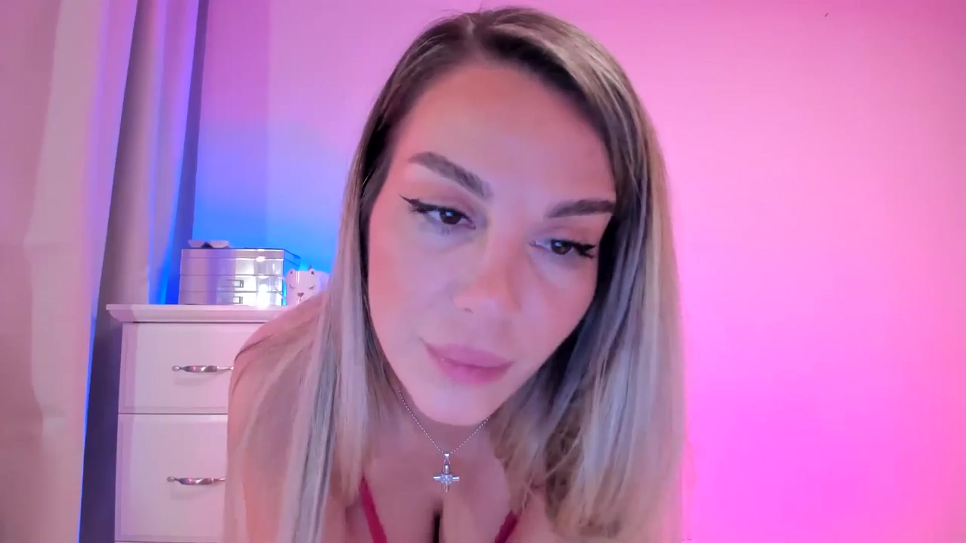 Gallery image thumbnail from Alesia_'s myfreecams stream on, 02/09/2025, 01:58 image 4 of 20