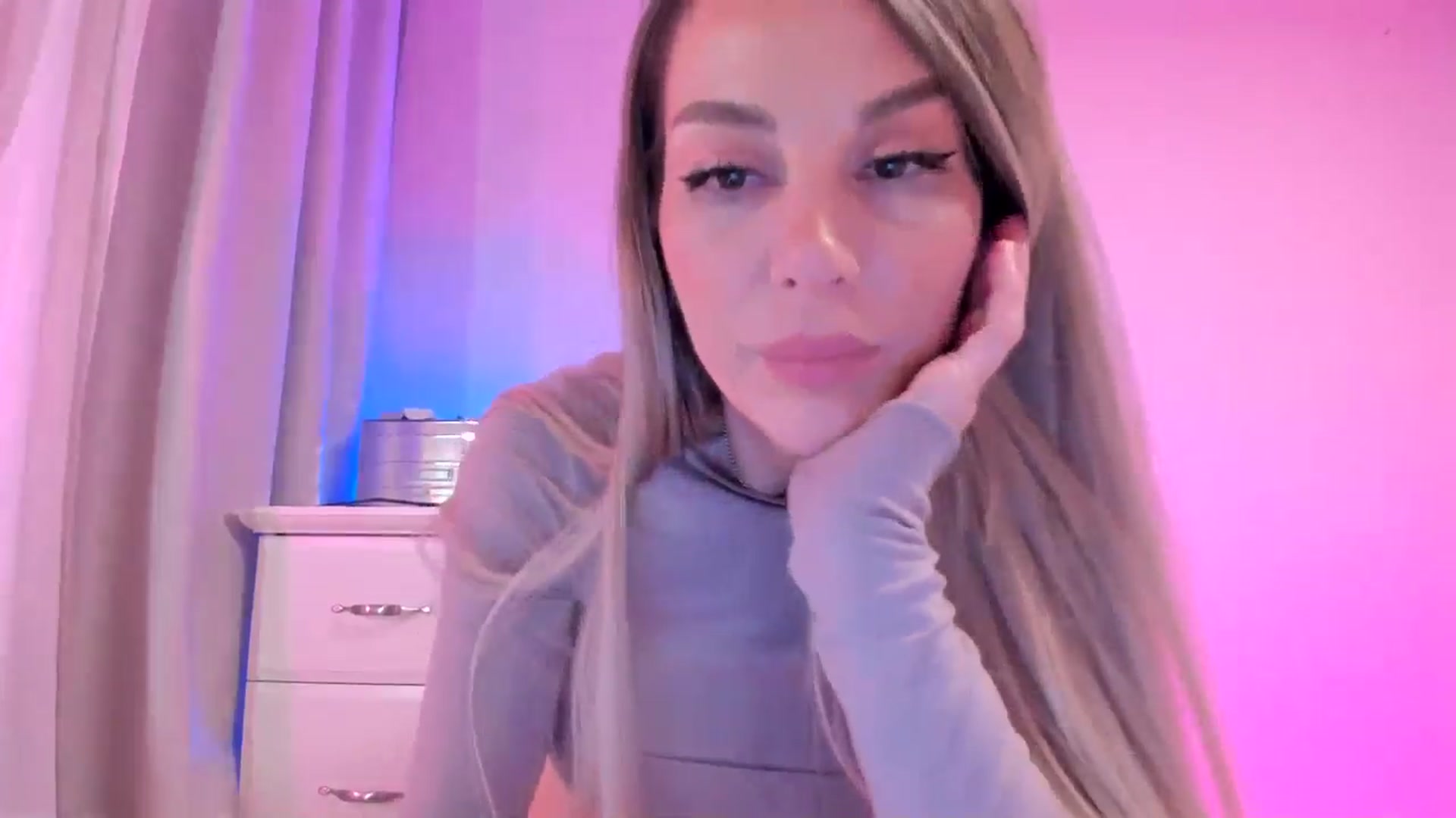 Gallery image thumbnail from Alesia_'s myfreecams stream on, 02/14/2025, 01:29 image 2 of 20
