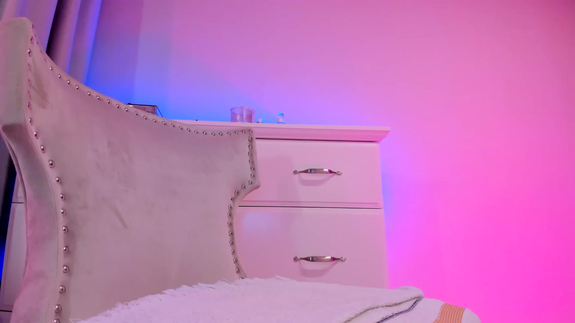 Gallery image thumbnail from Alesia_'s myfreecams stream on, 02/16/2025, 01:16 image 4 of 20