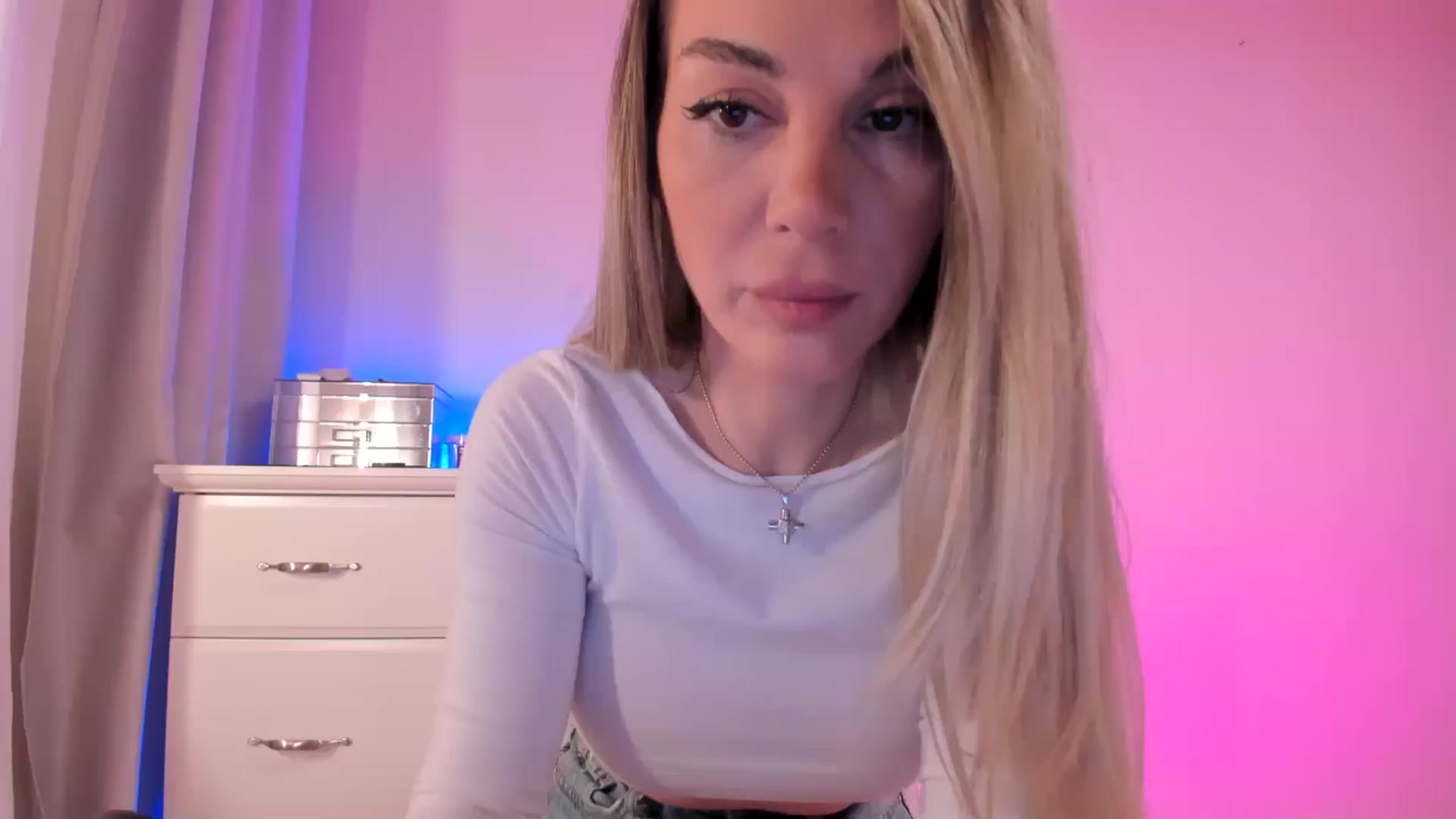 Gallery image thumbnail from Alesia_'s myfreecams stream on, 02/24/2025, 24:09 image 1 of 20