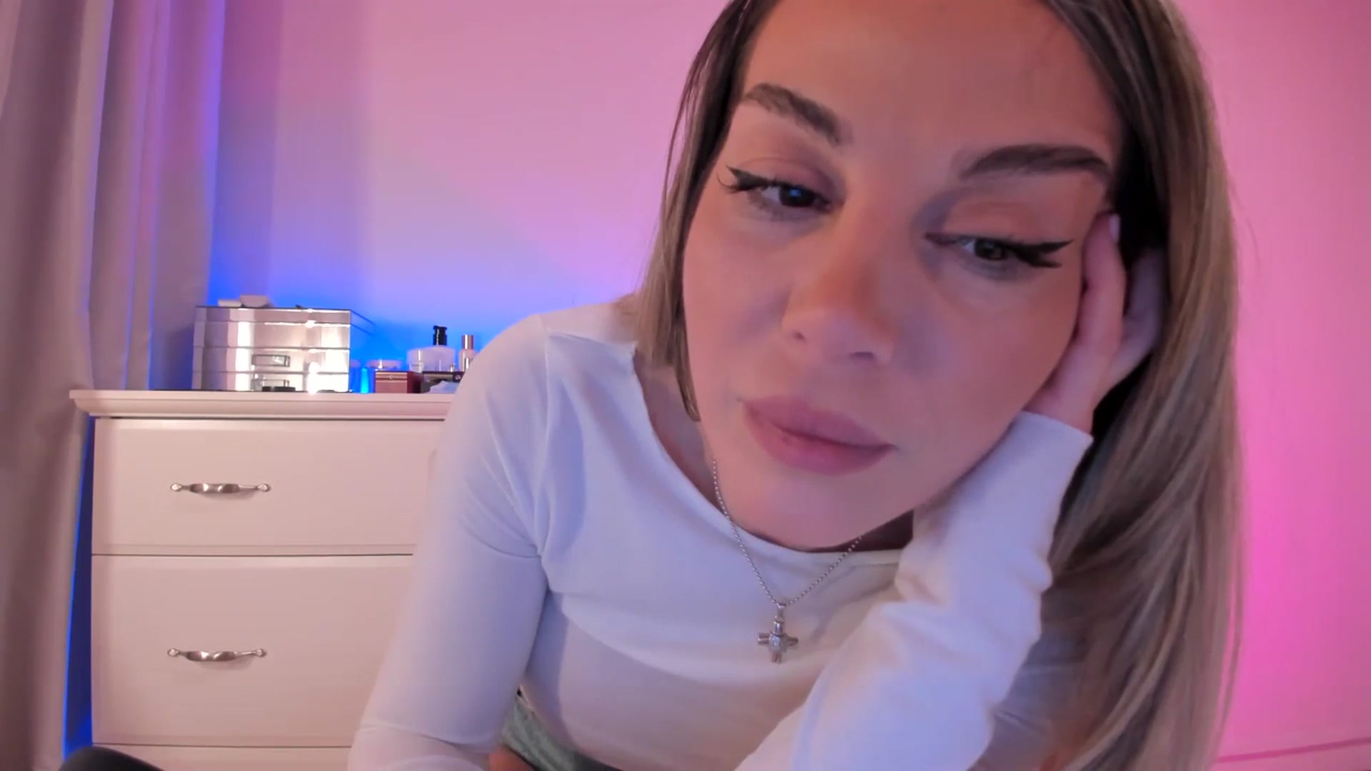 Gallery image thumbnail from Alesia_'s myfreecams stream on, 02/24/2025, 24:09 image 14 of 20