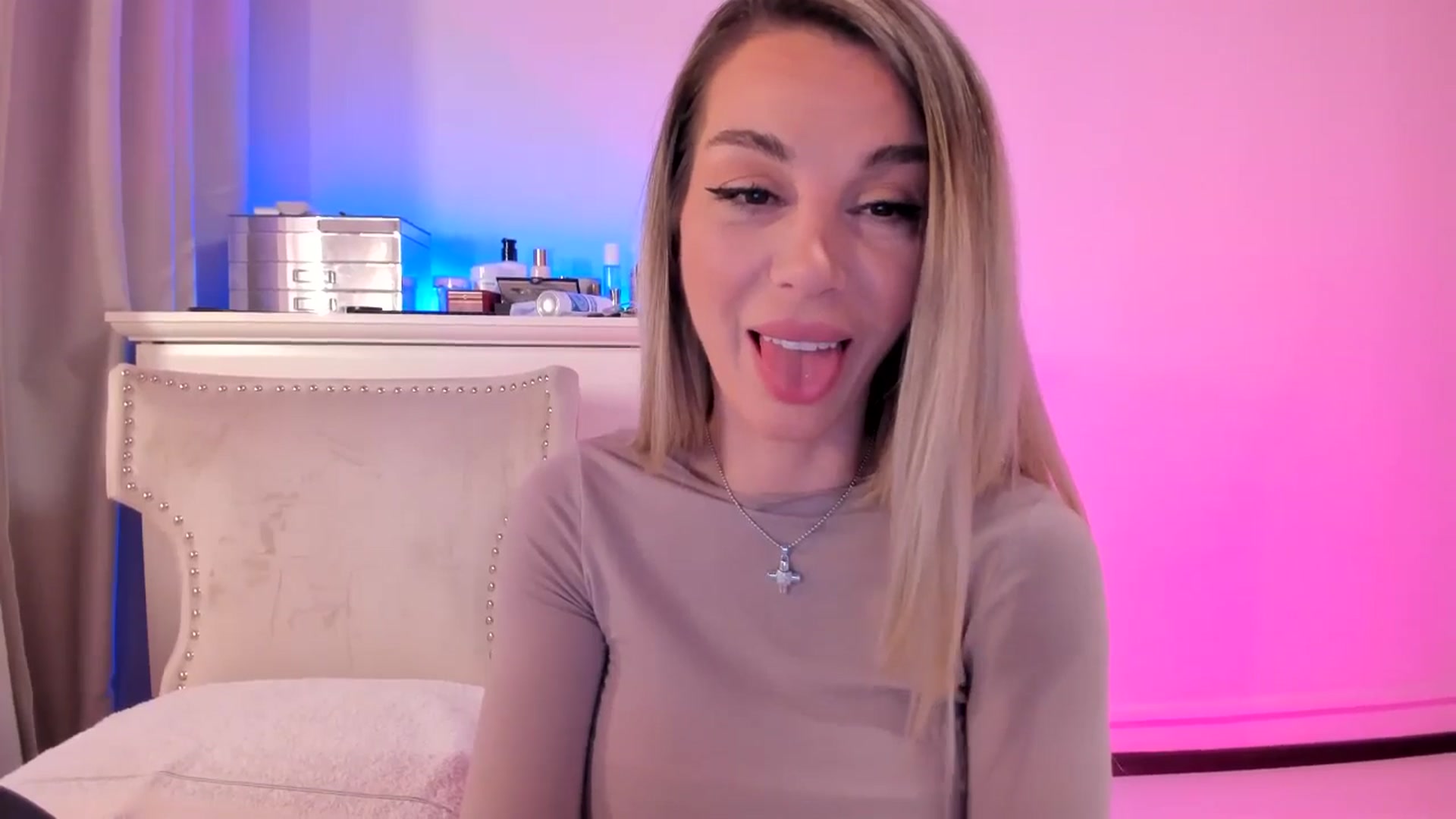 Gallery image thumbnail from Alesia_'s myfreecams stream on, 02/26/2025, 23:30 image 13 of 20