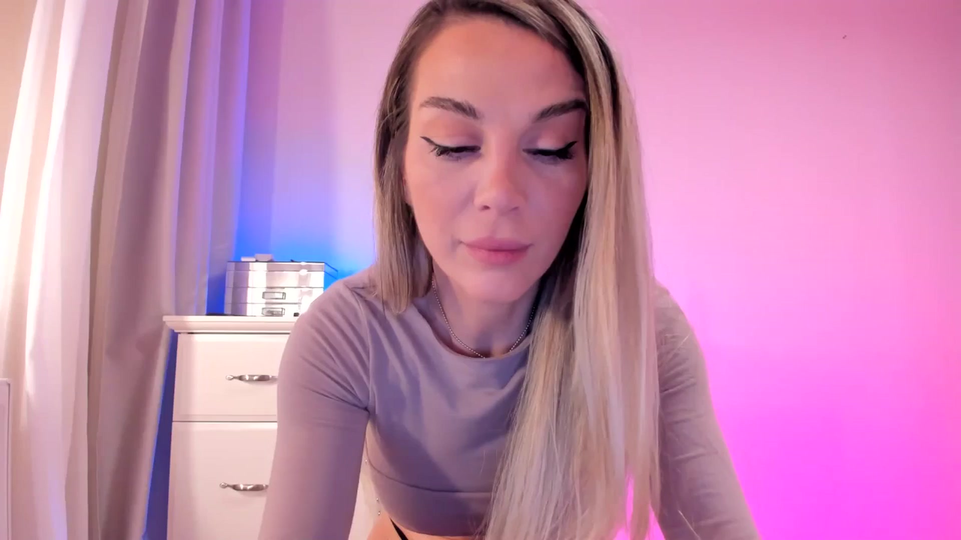 Gallery image thumbnail from Alesia_'s myfreecams stream on, 02/27/2025, 24:24 image 1 of 20