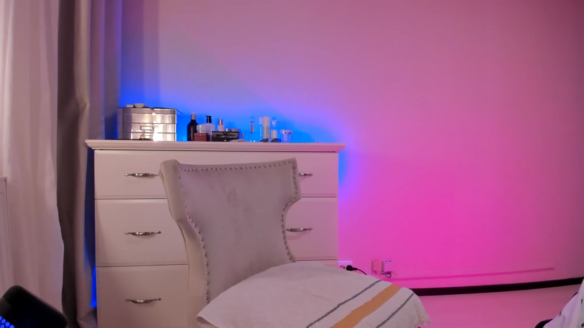 Gallery image thumbnail from Alesia_'s myfreecams stream on, 03/07/2025, 22:45 image 13 of 20