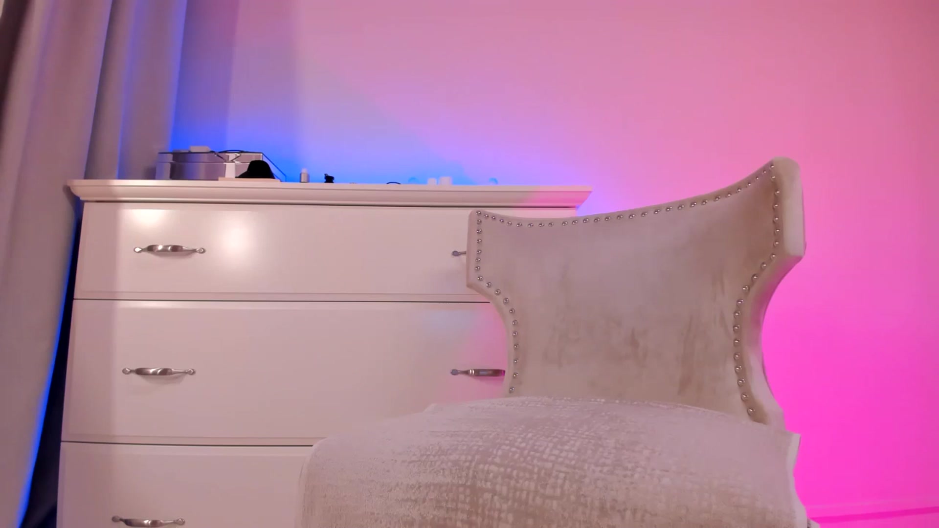 Gallery image thumbnail from Alesia_'s myfreecams stream on, 03/15/2025, 24:22 image 3 of 20
