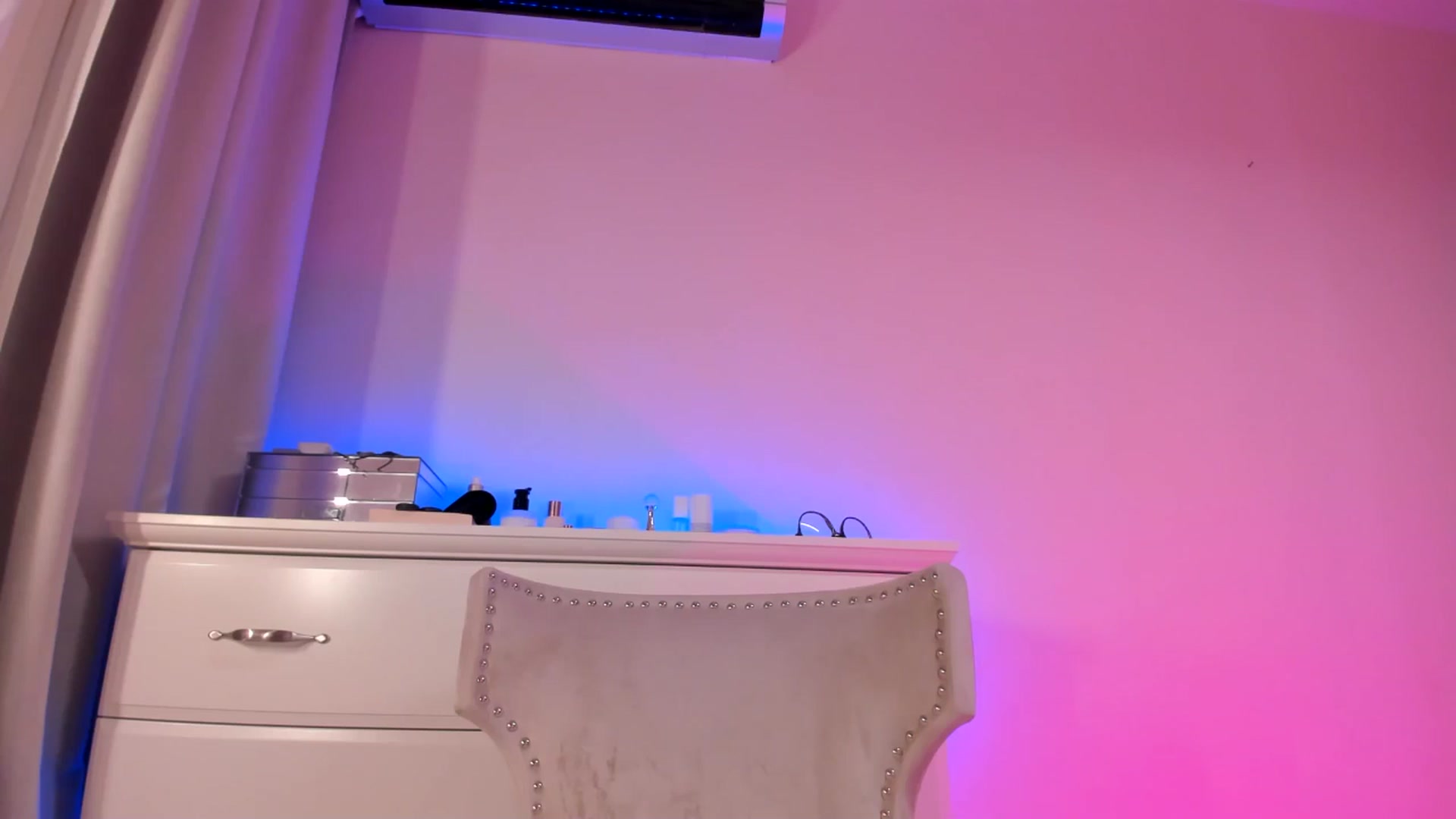 Gallery image thumbnail from Alesia_'s myfreecams stream on, 03/19/2025, 24:33 image 2 of 20