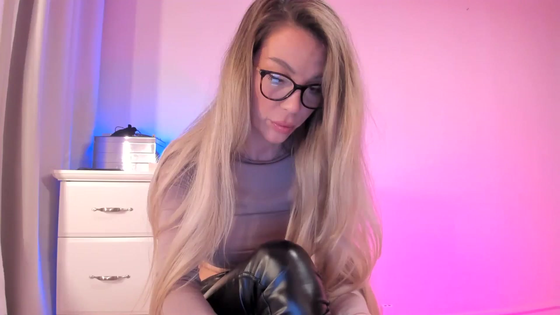 Gallery image thumbnail from Alesia_'s myfreecams stream on, 03/27/2025, 01:14 image 5 of 20