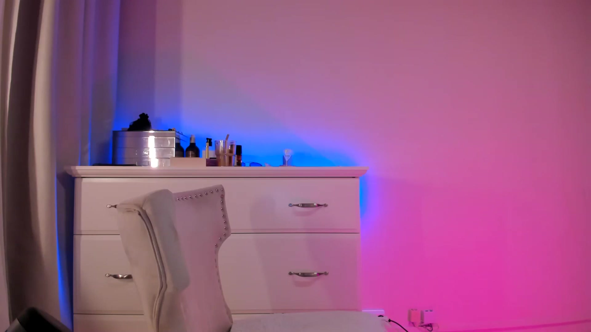 Gallery image thumbnail from Alesia_'s myfreecams stream on, 03/28/2025, 24:25 image 12 of 20