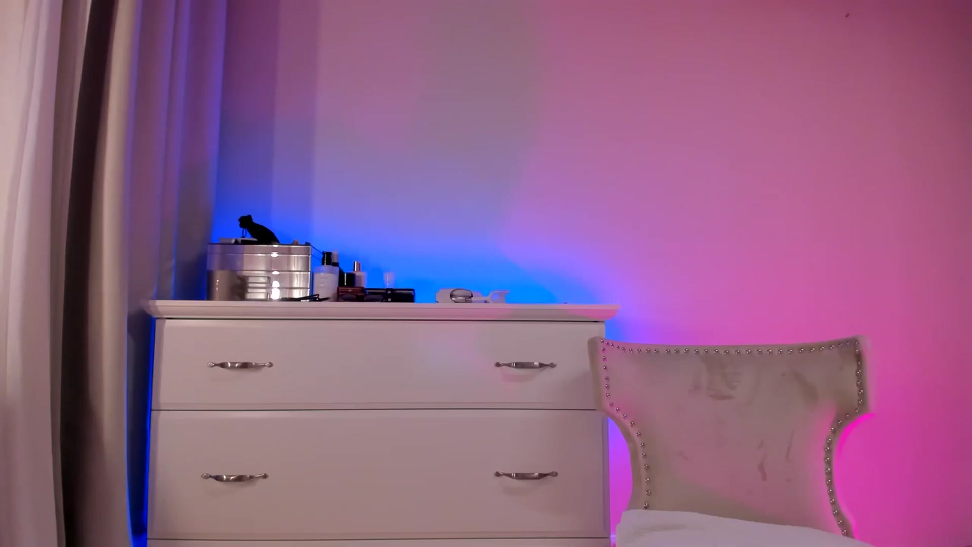 Gallery image thumbnail from Alesia_'s myfreecams stream on, 03/29/2025, 23:16 image 4 of 20