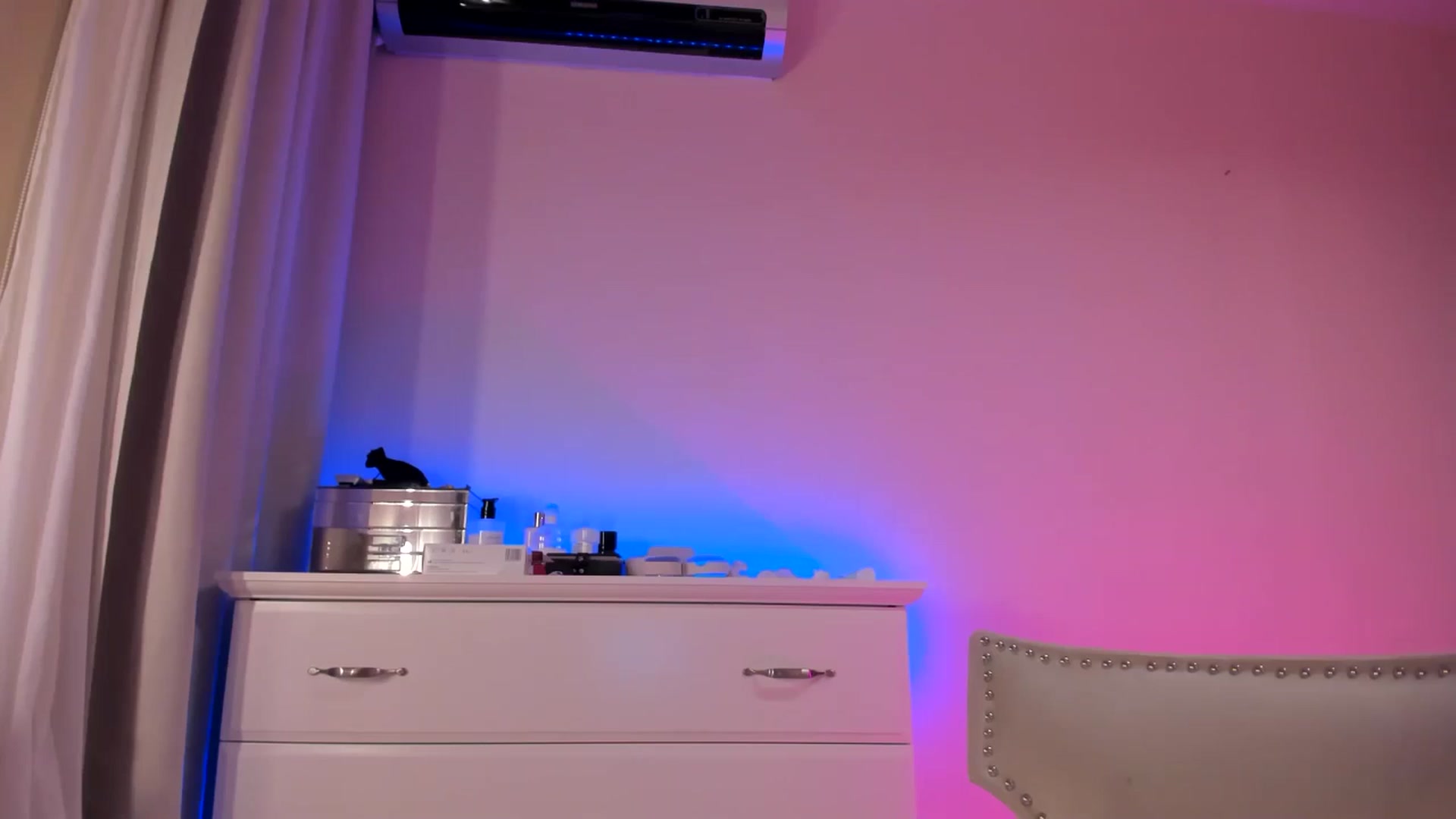 Gallery image thumbnail from Alesia_'s myfreecams stream on, 04/04/2025, 22:33 image 9 of 20