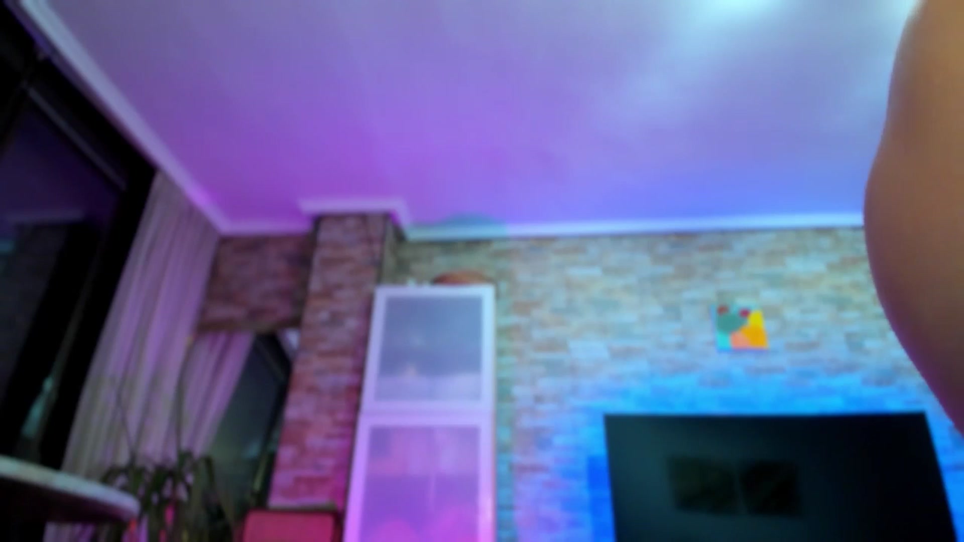 Gallery image thumbnail from Alesia_'s myfreecams stream on, 04/18/2025, 23:33 image 2 of 20
