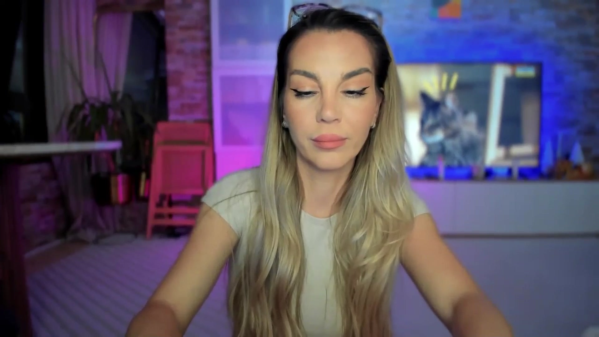 Gallery image thumbnail from Alesia_'s myfreecams stream on, 04/25/2025, 24:57 image 15 of 20