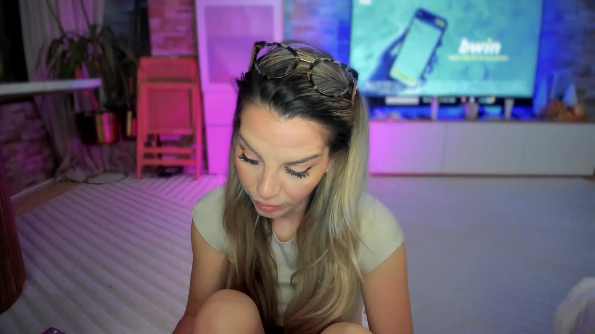 Gallery image thumbnail from Alesia_'s myfreecams stream on, 04/25/2025, 24:57 image 13 of 20